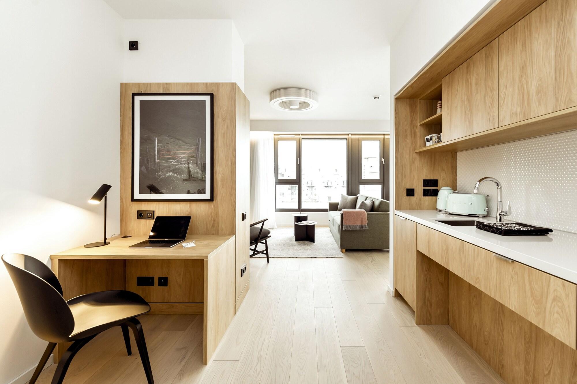 Wilde Berlin, Checkpoint Charlie 4*