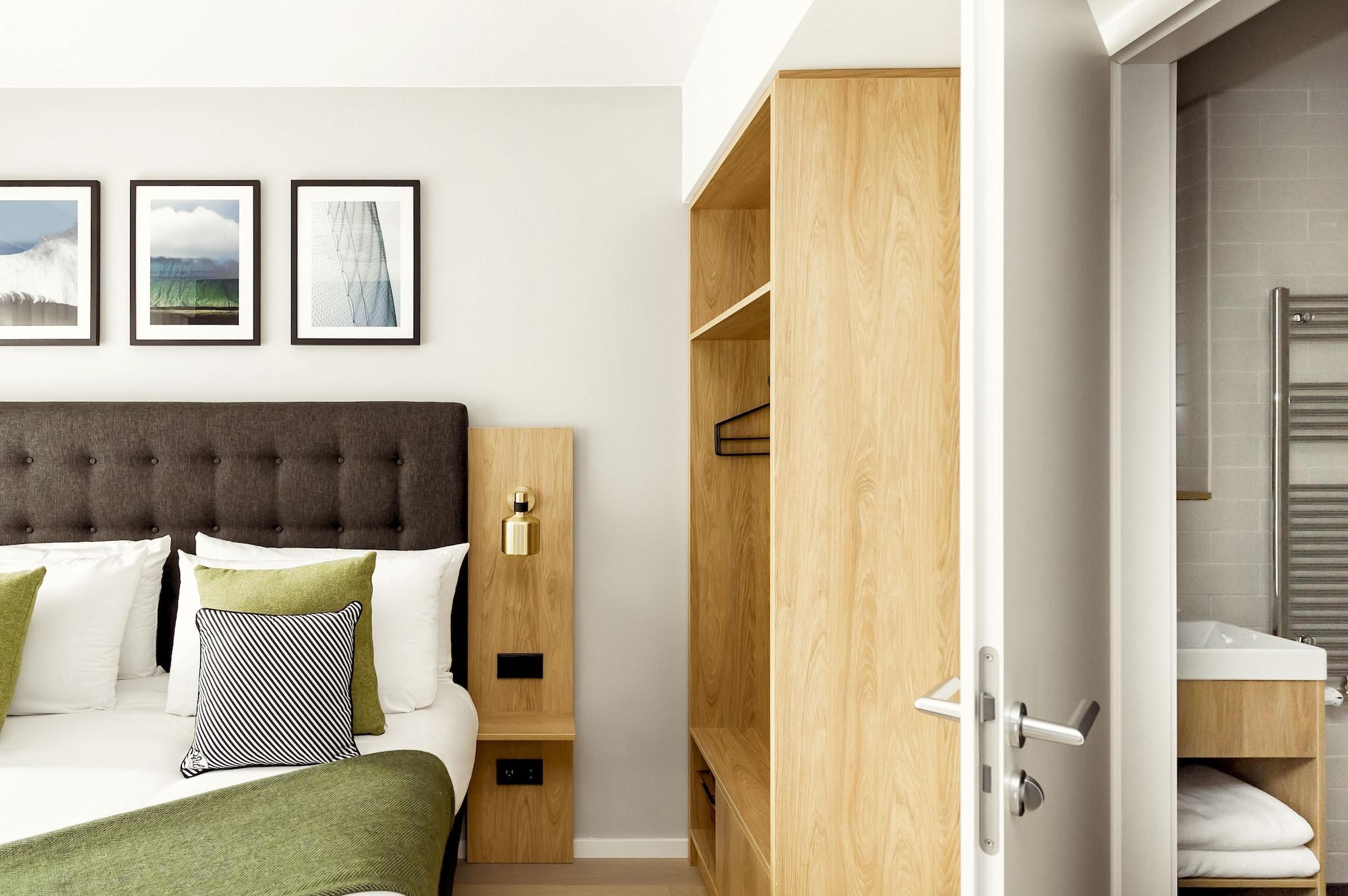 Wilde Berlin, Checkpoint Charlie 4* Berlino